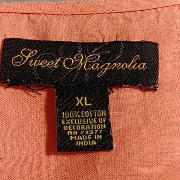 Sweet Magnolias top - Picture 2 of 4